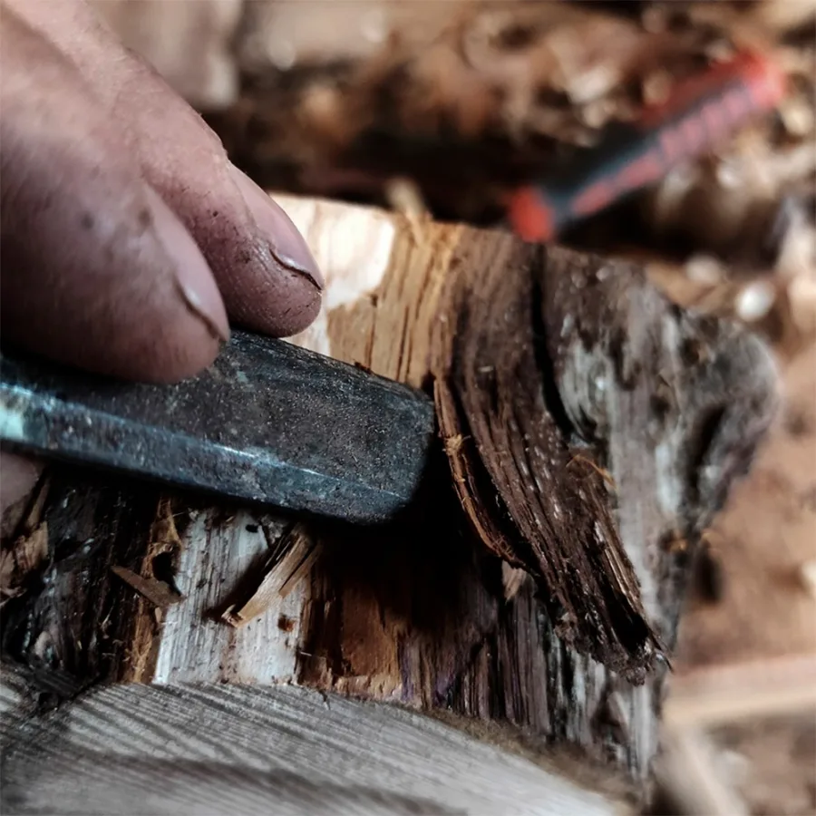 Trabajando madera de sabina Trabajando madera de sabina